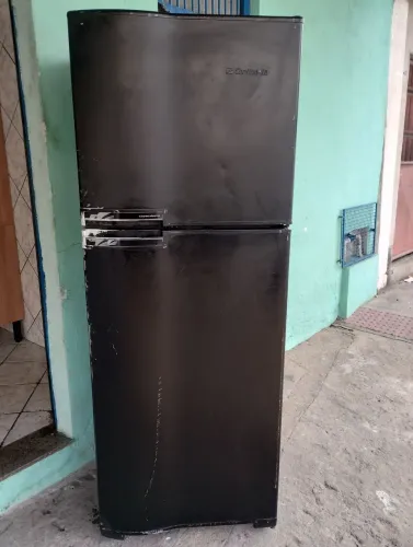 Vendo uma geladeira duplex