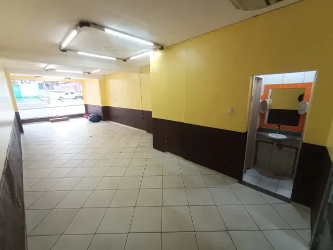 Ponto Comercial Térreo 150m² c/ Salão Climatizado na Cachoeirinha