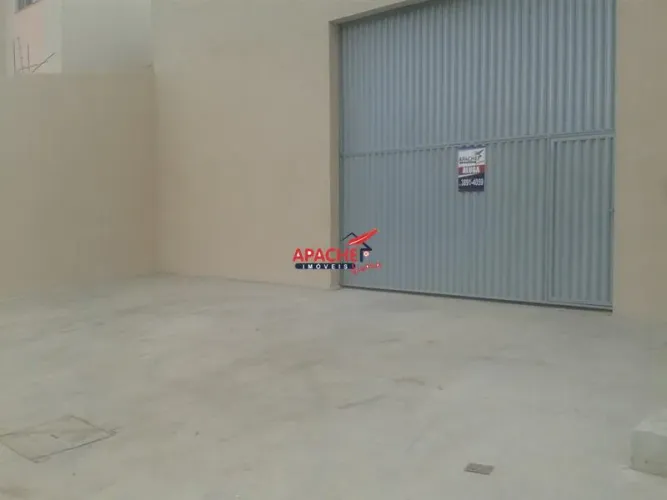 Galpão com 320m²