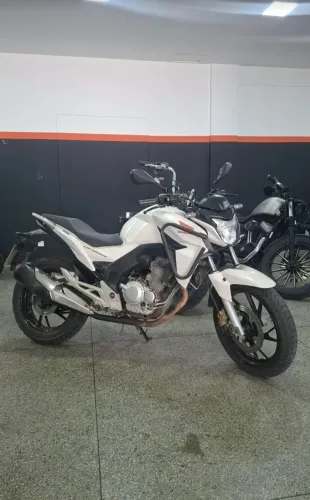 VENDO HONDA TWISTER CB250F EM EXCELENTE ESTADO