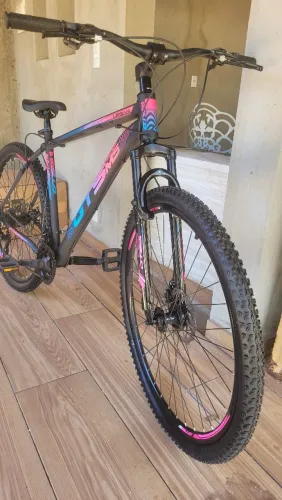 Vendo bicicleta nova