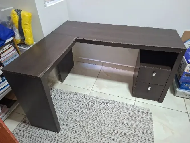 Vendo escrivaninha em formato de L