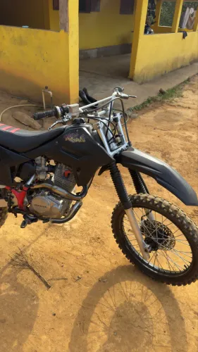 Vende-se crf 230 ano 2014