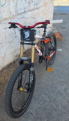 Bike downhill com fox40 kashima coat