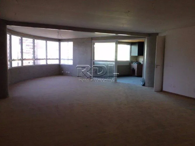 AMPLO APARTAMENTO À VENDA - BAIRRO JARDIM