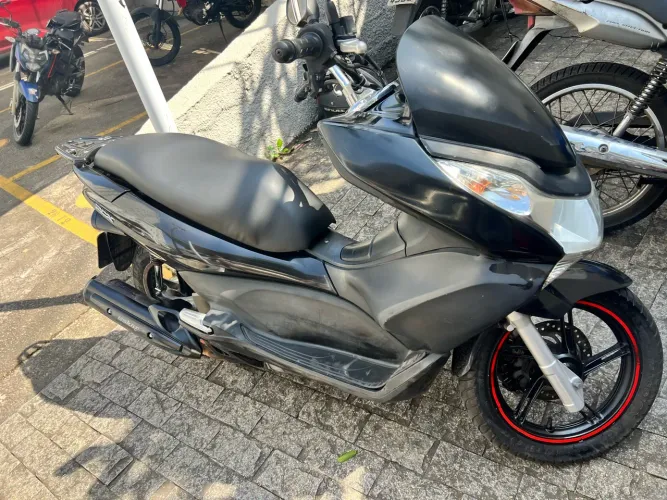 Moto PCX( moto de mulher)