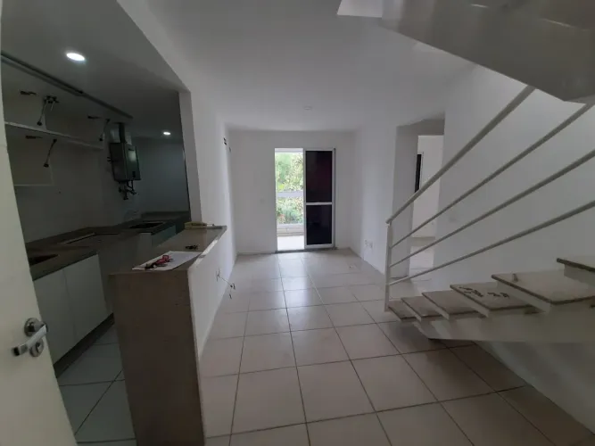 Excelente Cobertura com 4 quartos sendo 1 suíte no Condomínio Front park