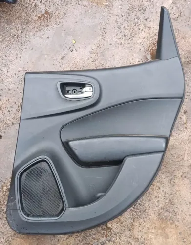 Forro de porta traseiro esquerdo Fiat Toro Volcano 2024