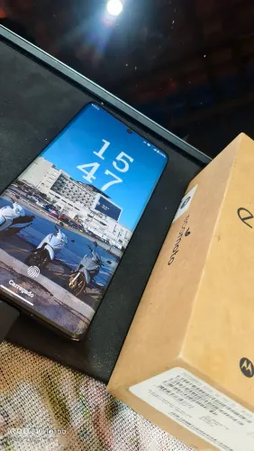 Motorola EDGE 50 PRO (trinco leve)