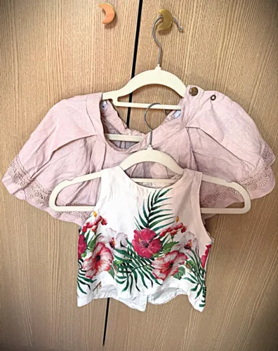 Conjunto de saia e blusa florida matineé