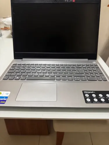 Notebook LENOVO 4GB de RAM e armazenamento SSD de 128GB