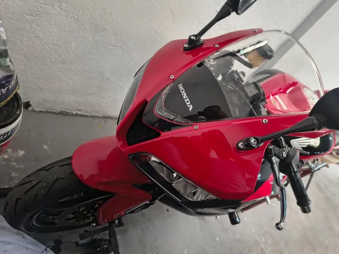 CBR600RR em ótimo estado