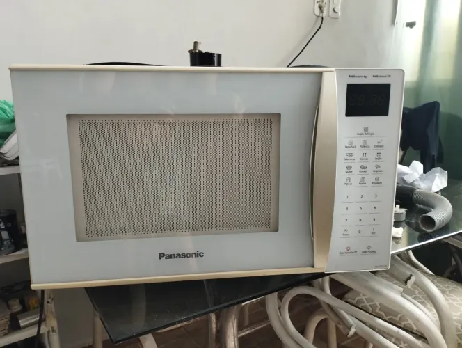 Microondas Panasonic branco 31 litros em excelente estada