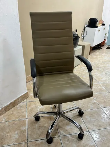 Vendo cadeira presidente de escritório