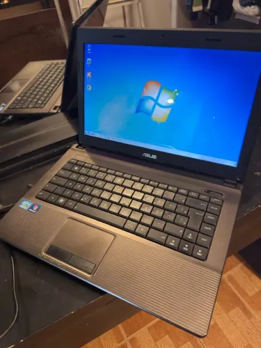 Notebook ASUS Intel Core i3 / Windows 7