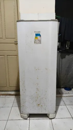 Geladeira Esmaltec 245L
