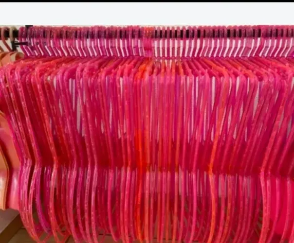 Cabide silhueta rosa