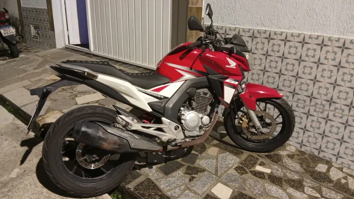 Vendo ou troco em moto alta 