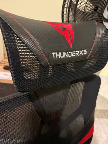 CADEIRA ERGONÔMICA THUNDERX3 - excelente estado