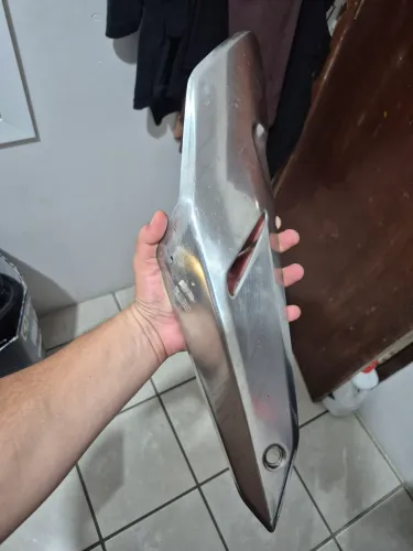 Protetor de escapamento pra titan e twister usado marcado