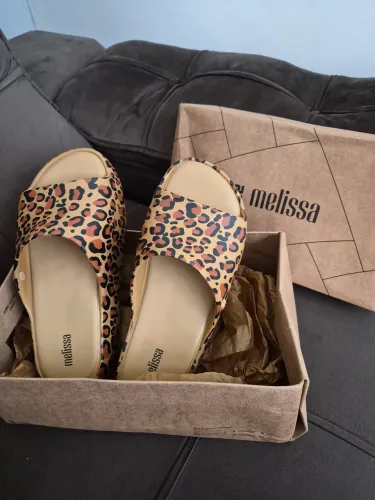 Melissa Slide