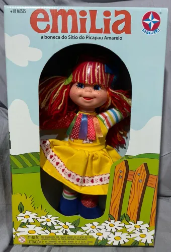 Boneca Retrô da Emília Sítio do Pica Pau Amarelo - Marca Estrela