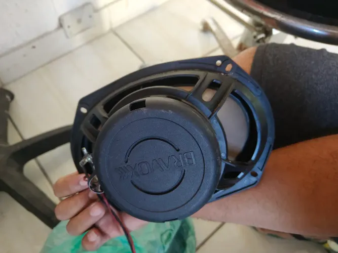 Vendo vc player mais caixa de 12pl mais 3 falante oval