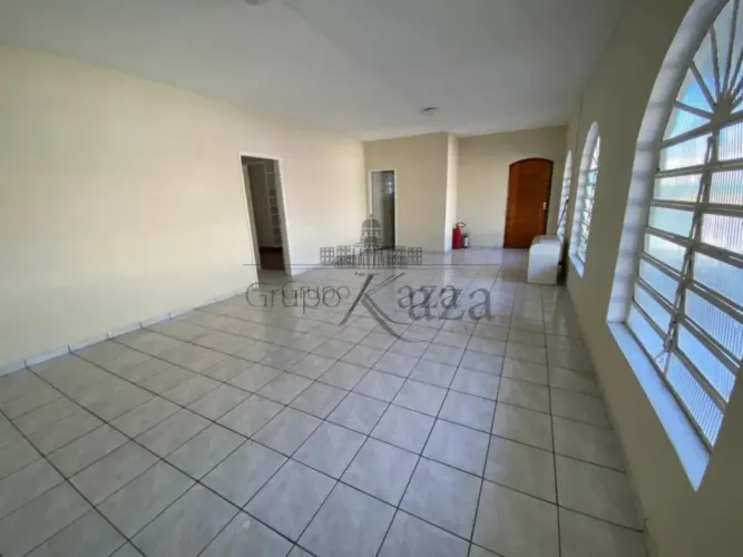 Casa - Jardim Flórida - Jacareí - 5 Dormitórios - 309m².