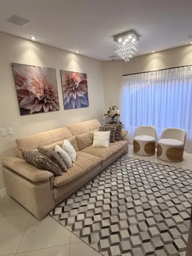 Sofá em estado de novo