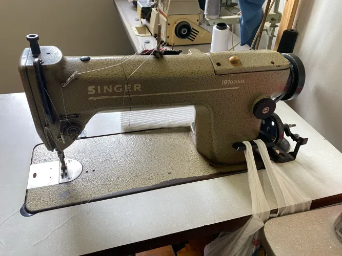 Maquina de costura reta Singer 191d