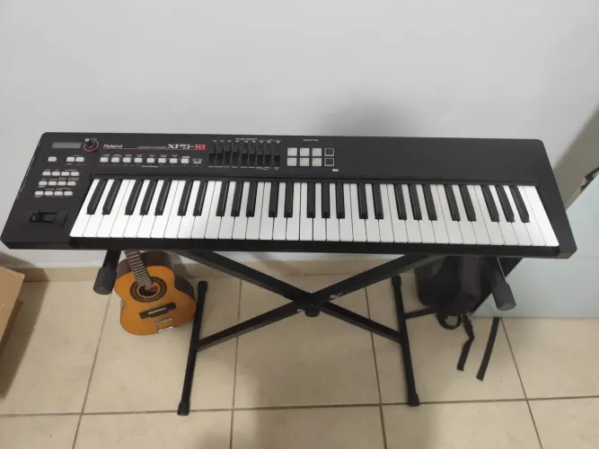 Teclado XPS 10 Roland