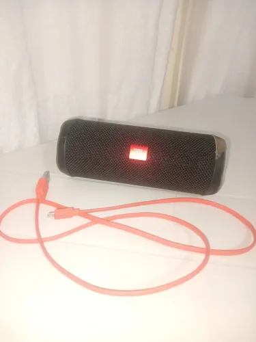 JBL Flip 4