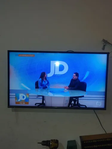 Tv em boa condição para assistir! Chame quem realmente deseja?