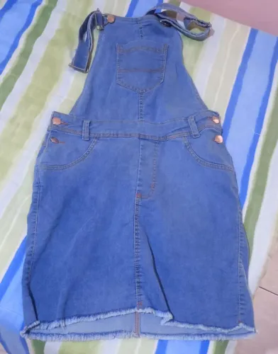Jardineira jeans
