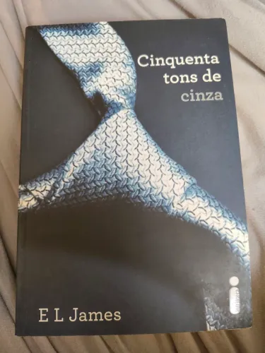 Livro cinquenta tons de cinza