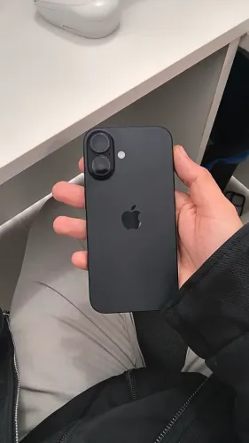 iPhone 16 - 128 GB Menos de 6 meses de uso