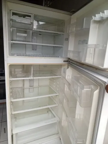 Geladeira com defeito para vender