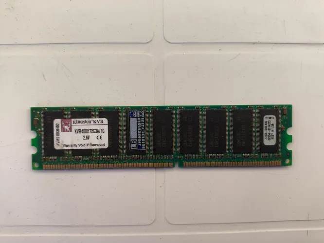 Memória RAM Kingston 1GB DDR1 400MHz ECC - KVR400X72C3A/1G