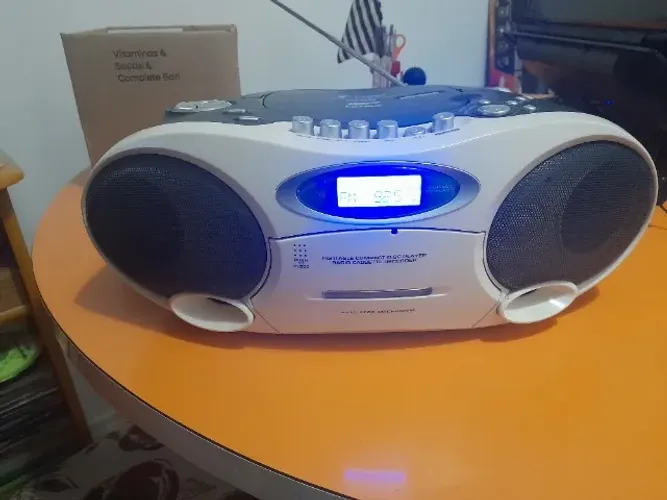 Rádio Cassete Estéreo com CD-R/RW, USB, MP3, Cyber Sound, ler a descrição 