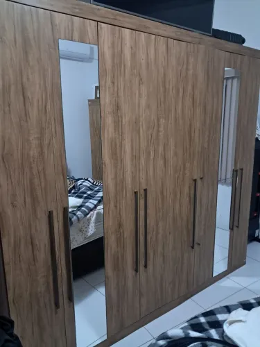Vendo Guarda-roupa, cômoda e sapateira em perfeito estado, aproveite o custo benefício.