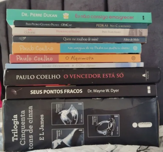 Vendo livros variados