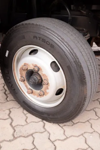 VW 8.140 1995/1996 Branco - Baú Fechado