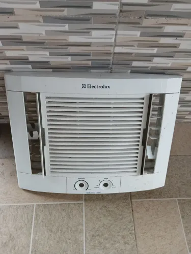 Frente de ar condicionado de janela Electrolux 
