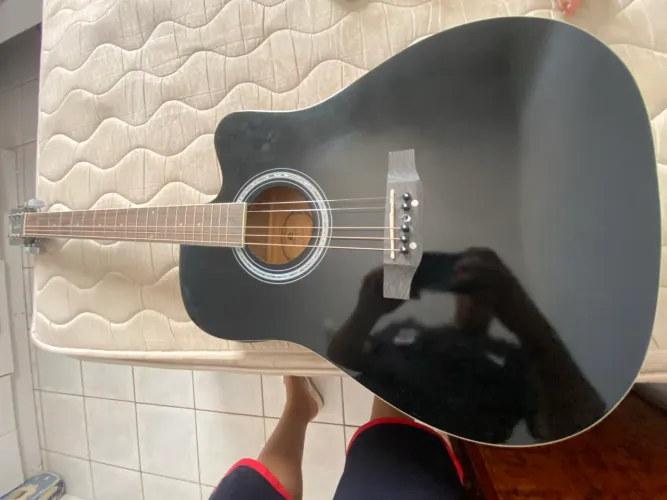 Vendo violão elétrico zerado apenas de 1 mês de uso!!!