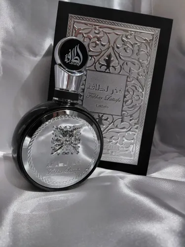 Perfume Árabe Fakhar Black Lattafa 