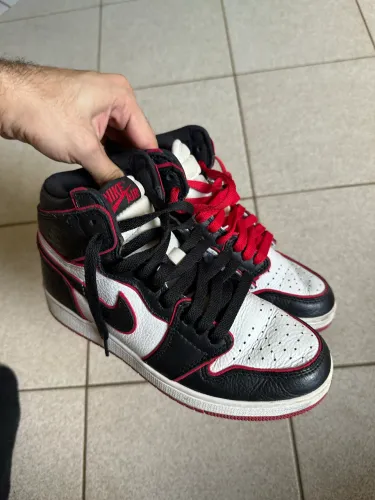 JORDAN 1 MID 