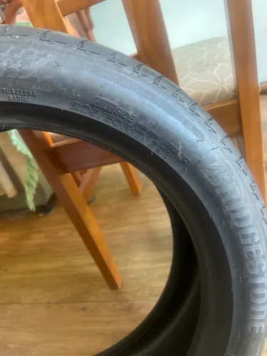 Pneu Bridgestone 205 50 R17