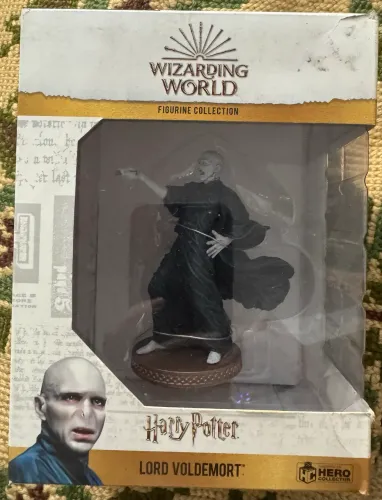 estatueta colecionável Lord Voldemort linha Wizarding World Figurine Collection Eaglemoss