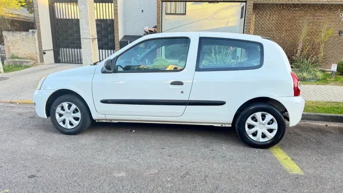 Renault Clio Hi-flex 1.0 16V 3P 2012