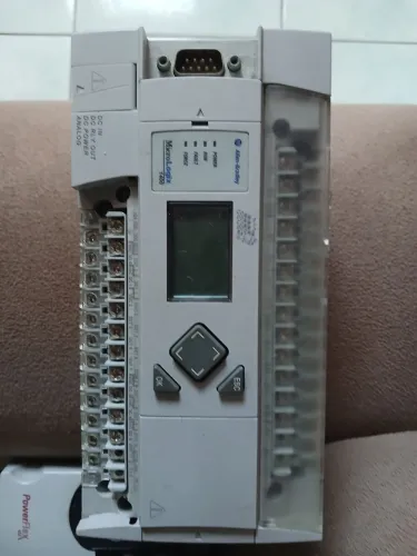 CLP Allen Bradley 1766-l32bxba Micrologix 1400 Rockwell